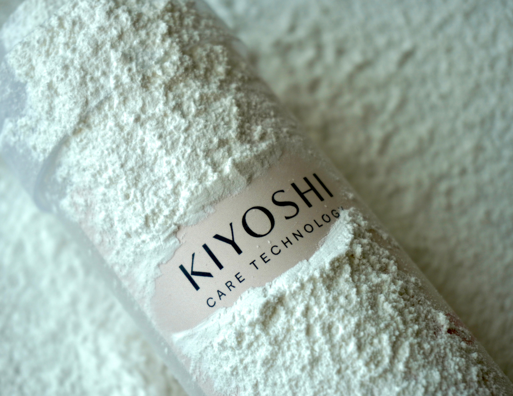 Kiyoshi Pure Powder – filtr prysznicowy z witaminą C o pudrowym zapachu 4 Filtr prysznicowy z witaminą C Pure Powder